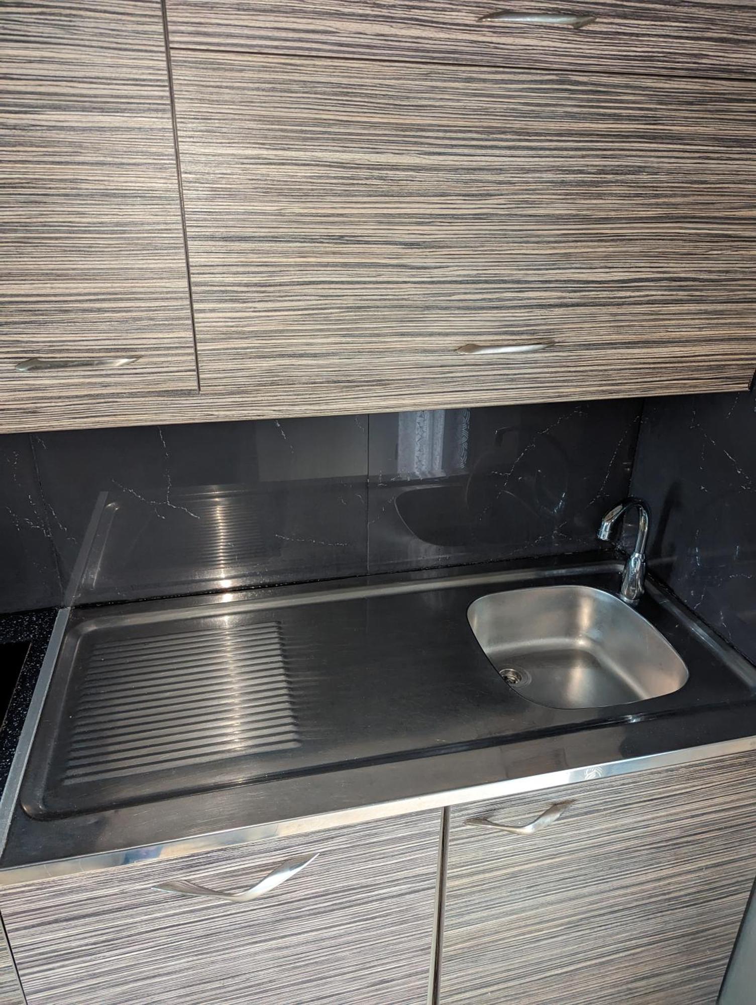 Modern Quiet Luxury Apartment Patra Esterno foto